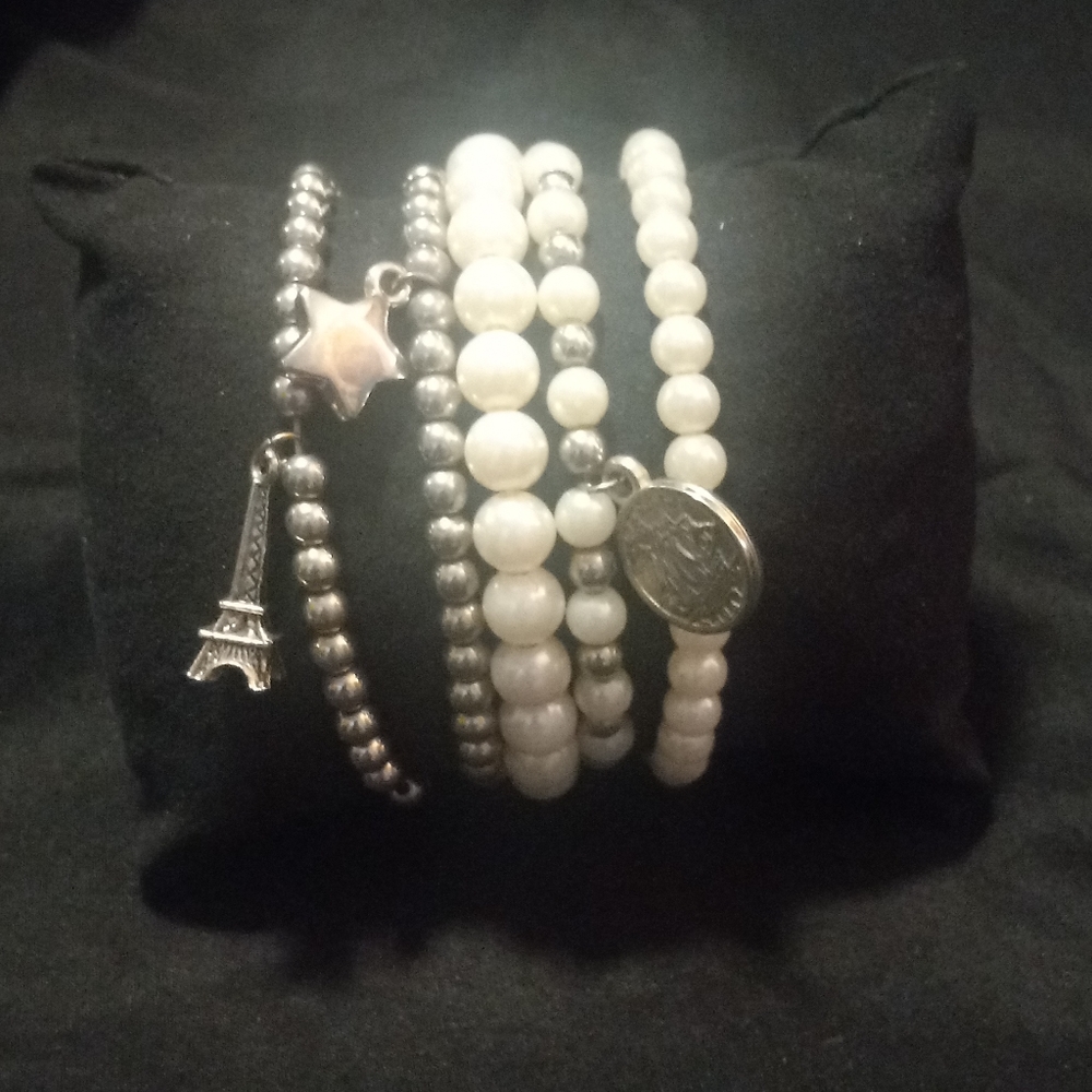 Pearl Of The Eiffel Tower Bracelet Set